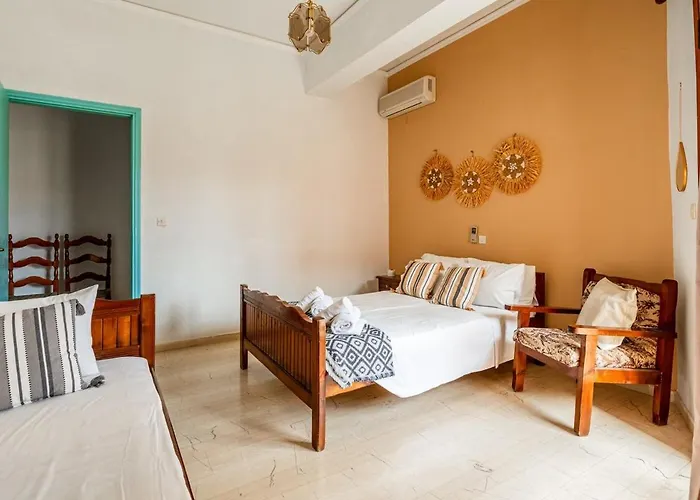 Spacious 5-person By Alecos *