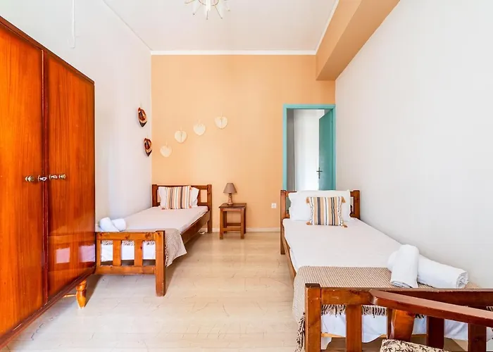 Spacious 5-person By Alecos Apartment Poros (Kefalonia)