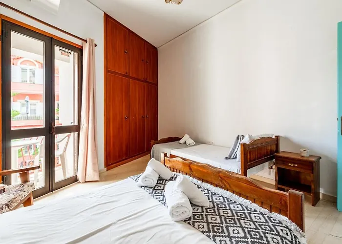 Apartment Spacious 5-person By Alecos