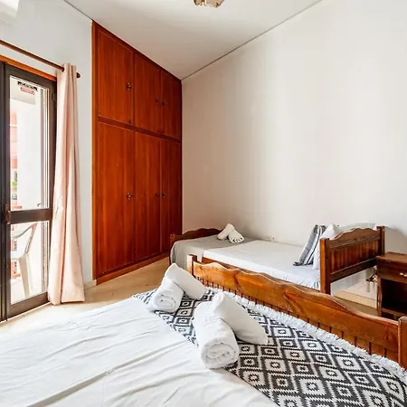 شقة Spacious 5-person By Alecos